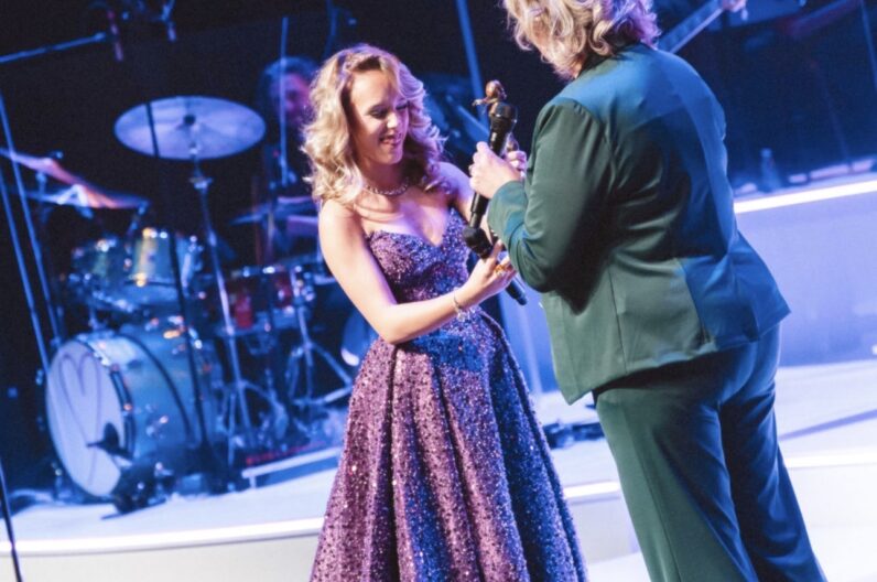 Emma wint Vrouw in de Media Award