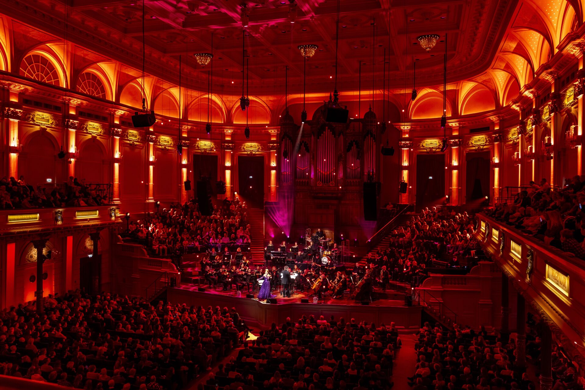 Emma in Concertgebouw 2